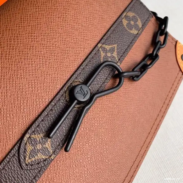 WIS VUITTON TRUNK LOUIS SOFT 0707